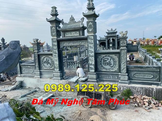 Lăng mộ đá đơn giản tại TP Hồ Chí Minh
