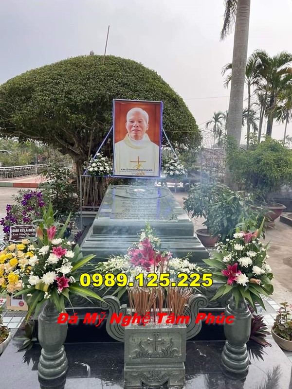 Mộ Đá Công Giáo Đẹp Tại Tây Ninh