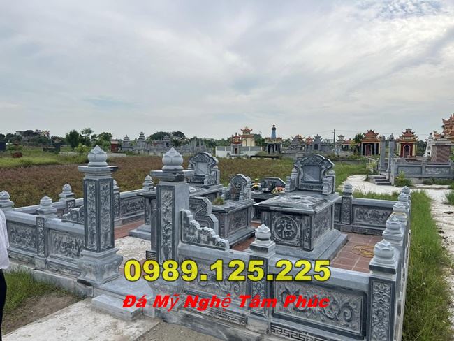 Lăng Mộ Đá Gia Tộc Tại Kon Tum