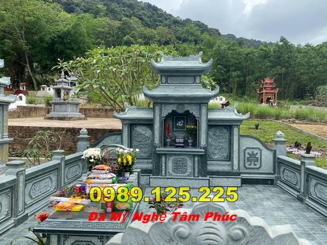 Lăng Mộ Đá Gia Đình Tại Gia Lai