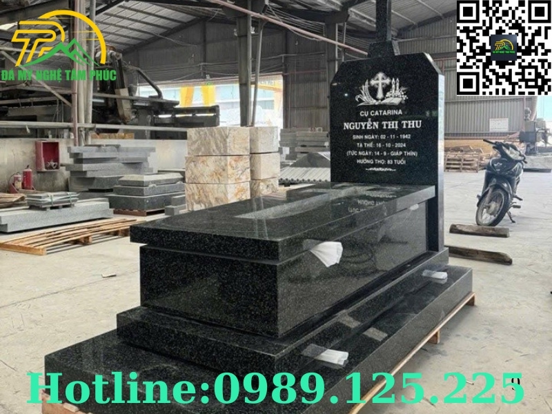 Mộ Đá Granite Hoa Cương Nguyên Khối Đẹp Bán Tại Vĩnh Phúc