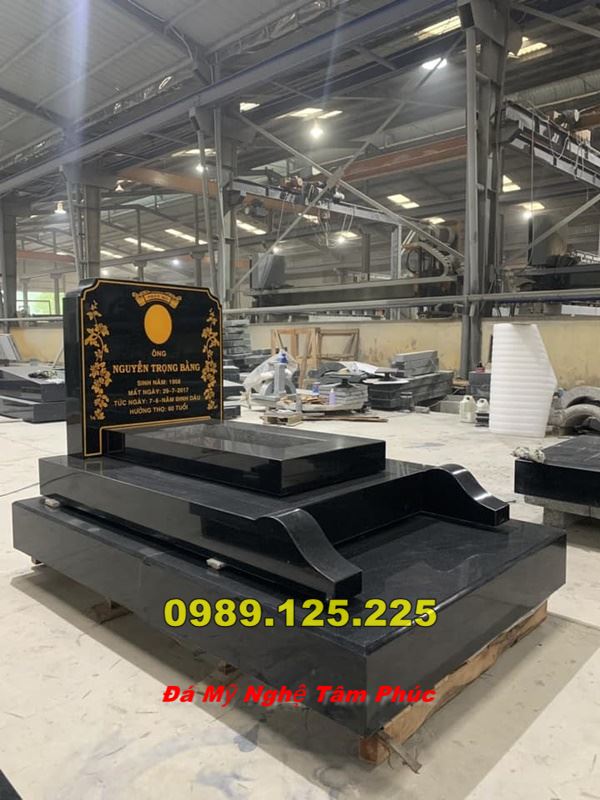 Mộ Đá Granite Hoa Cương Nguyên Khối Đẹp Bán Tại Sóc Trăng