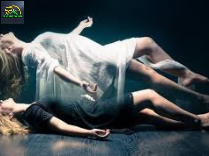  Dấu Hiệu Người Đã Khuất Đang Ở Gần Bạn